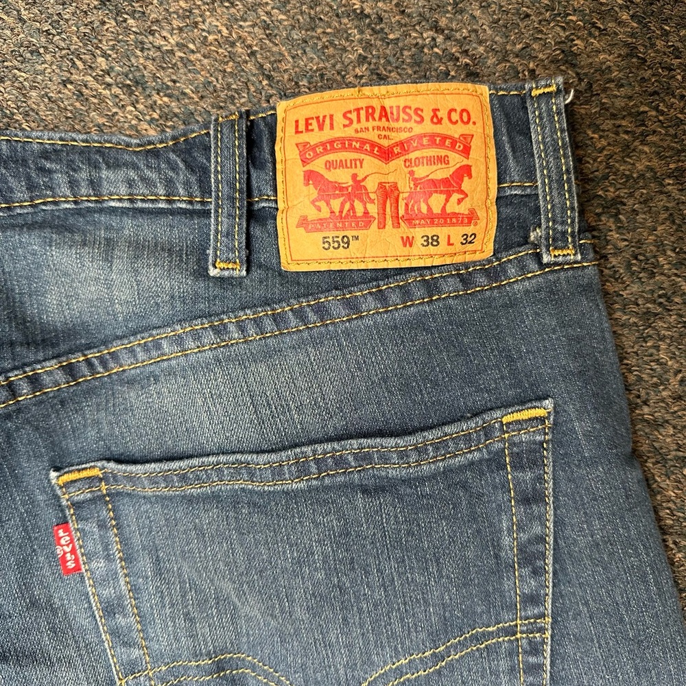 Levi’s 559 great condition 38x32.